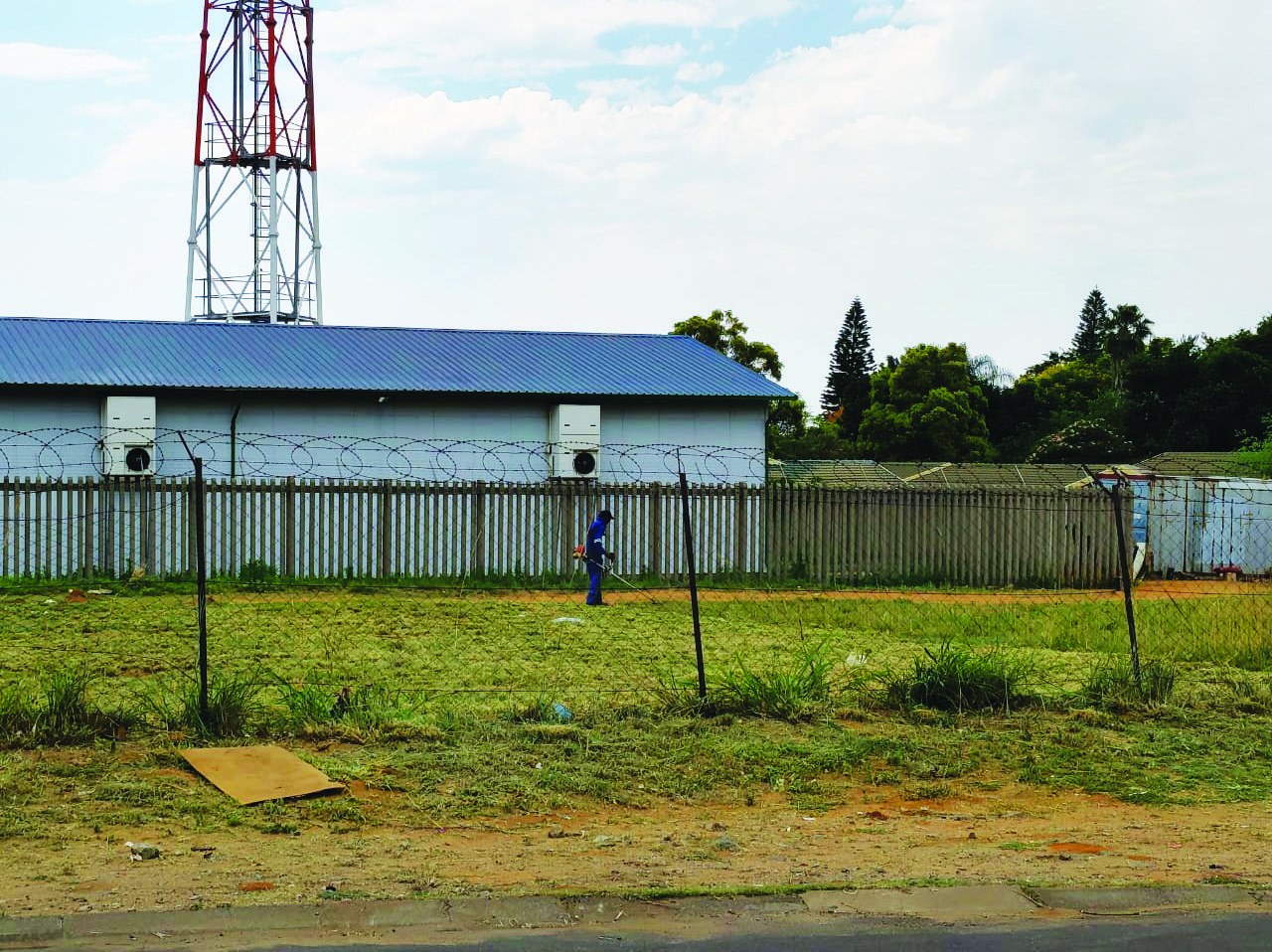 The private vacant stand at the corner of Arend Road and Bosduif Crescent, where a resident reported recurring weekend disturbances.